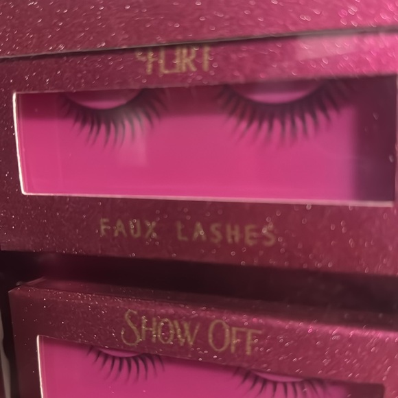 Fake Lashes Set - Picture 5 of 5